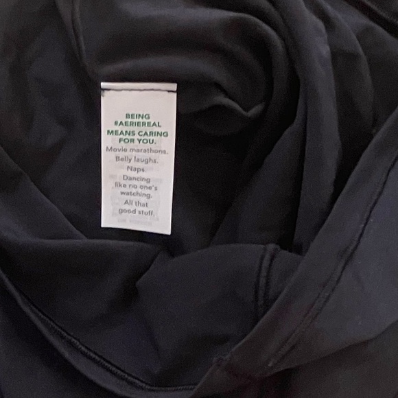NWT Aerie SMOOTHEZ Long Sleeve Crew T-Shirt in True Black Sz XS. - Picture 8 of 10